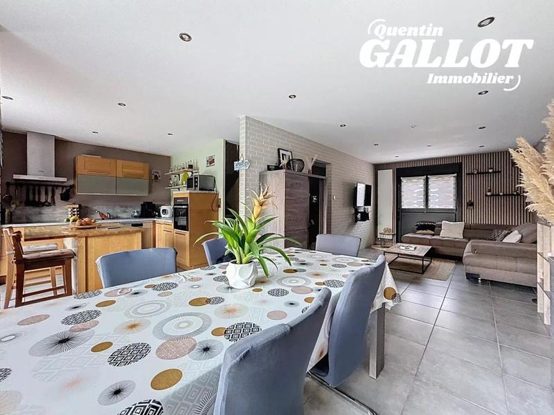 Maison - 97 m² - 4 pièces