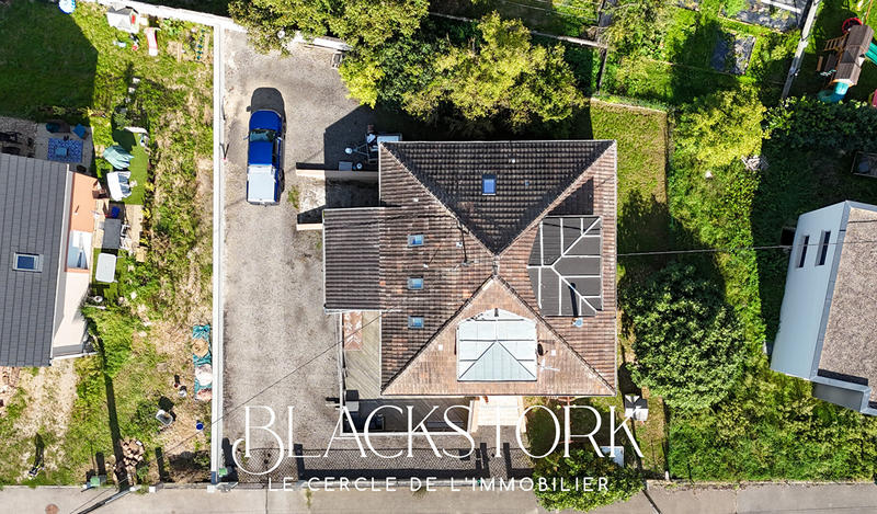 Maison - 180 m² - 6 pièces