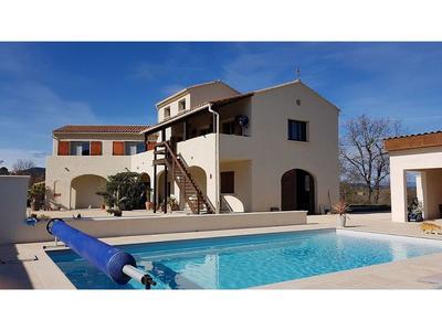 Maison - 235 m² - 10 pièces