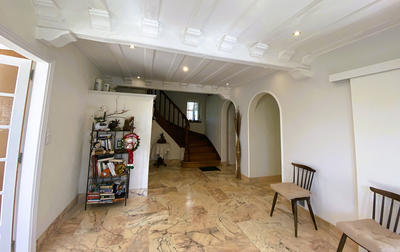 Maison - 210 m² - 13 pièces