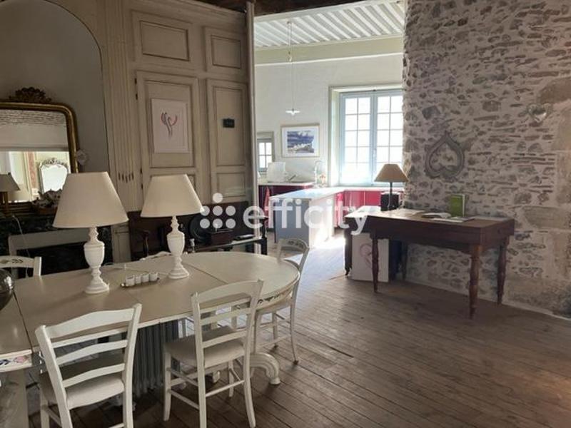 Maison - 395 m² - 12 pièces