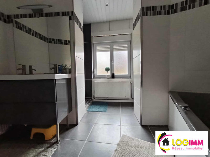 Maison - 203 m² - 10 pièces