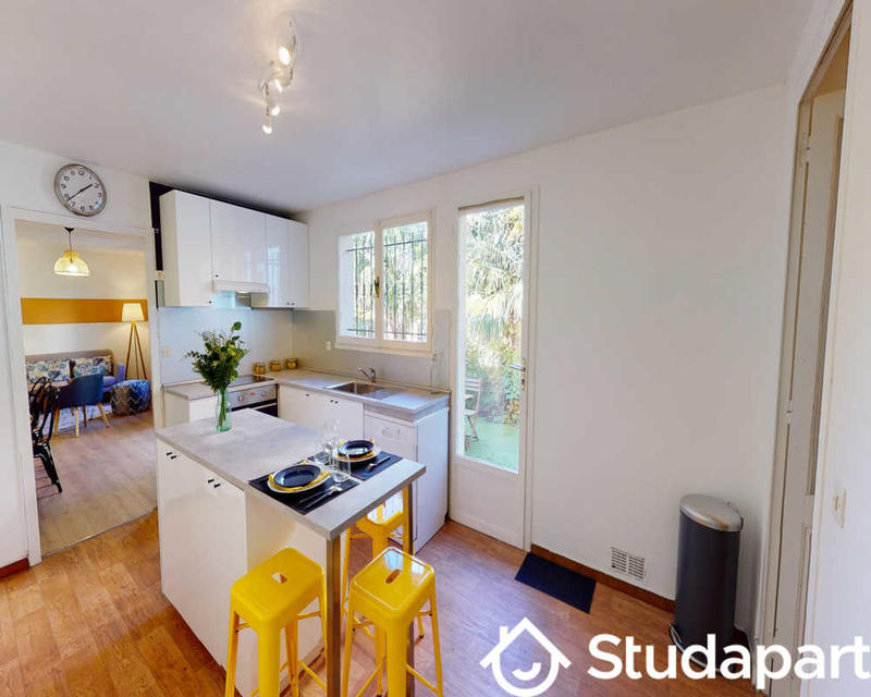 Chambre - 77 m² - 1 pièce