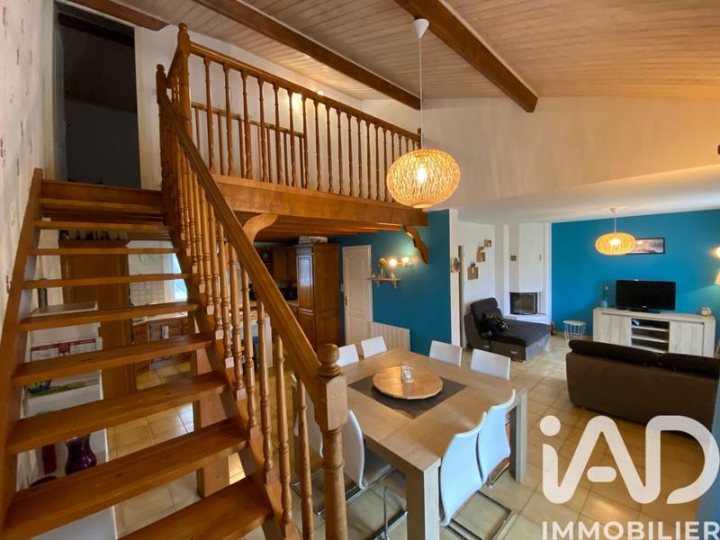 Maison - 140 m² - 9 pièces