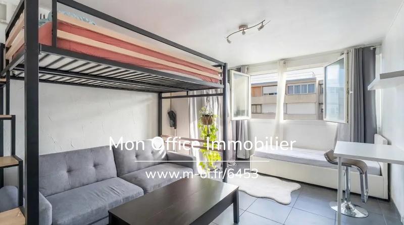 Studio - 24 m² - 1 pièce