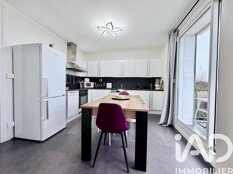 Maison - 220 m² - 10 pièces