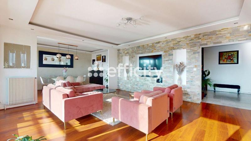 Appartement - 122 m² - 5 pièces