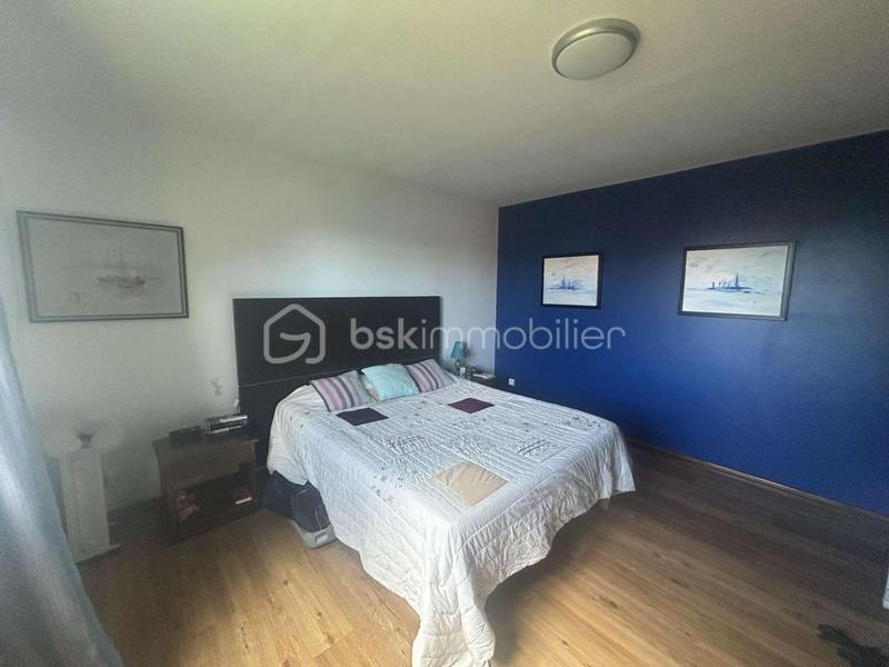 Maison - 210 m² - 5 pièces