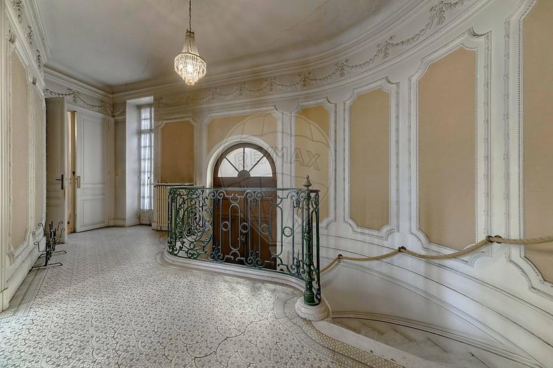 Hôtel particulier - 300 m² - 12 pièces