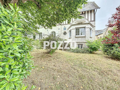 Maison - 224 m² - 8 pièces