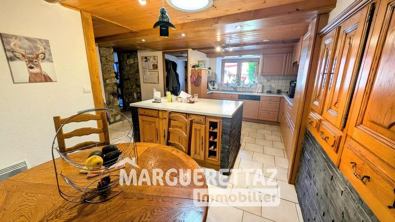 Maison - 180 m² - 6 pièces