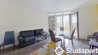 Chambre - 70 m² - 1 pièce