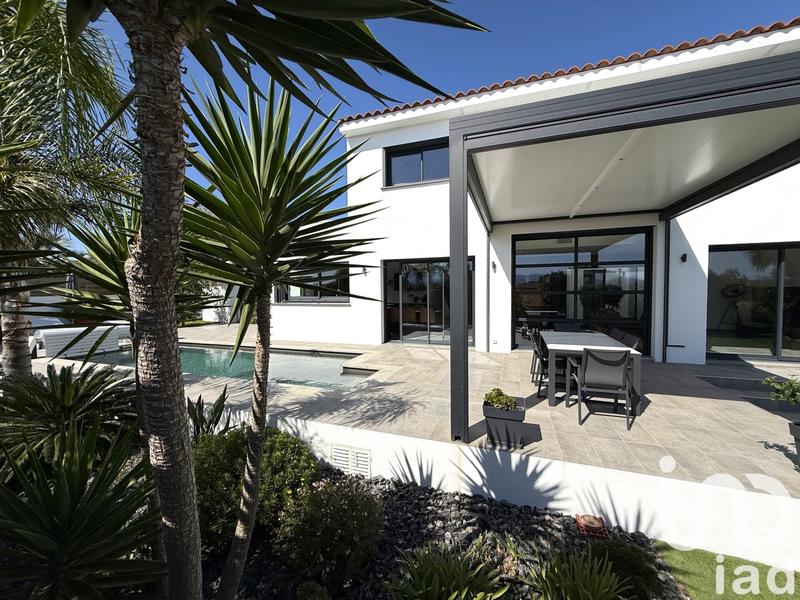 Maison - 219 m² - 5 pièces