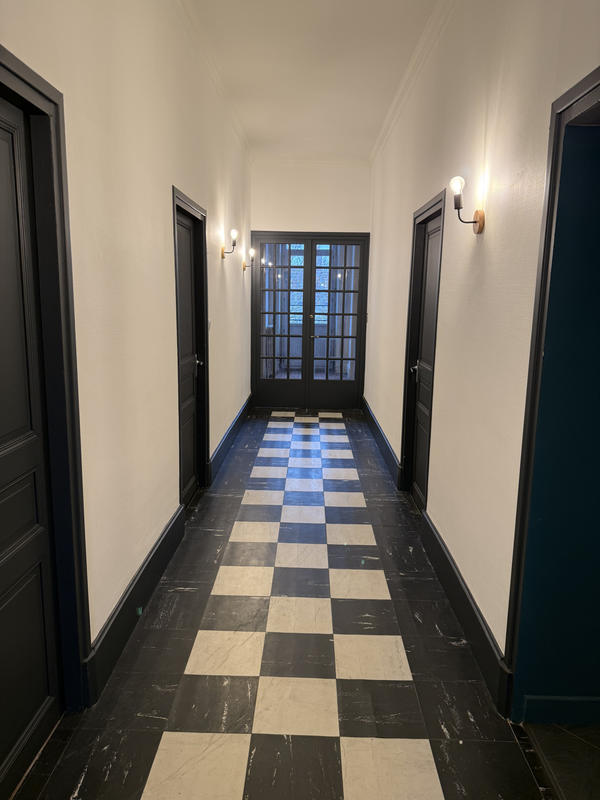 Maison - 239 m² - 9 pièces