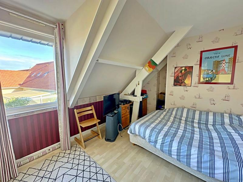 Villa - 241 m² - 8 pièces