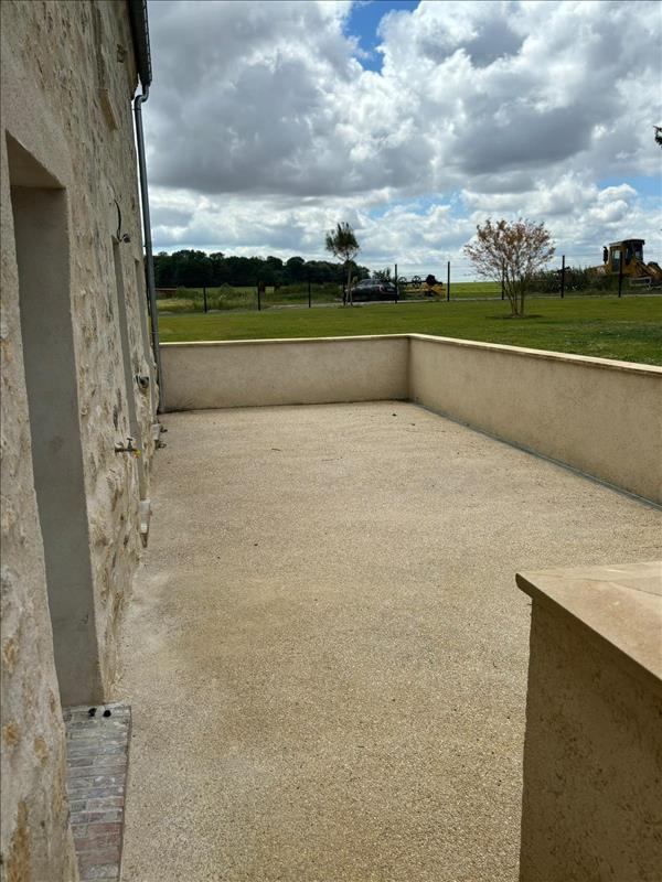 Maison en pierre - 140 m² - 4 pièces