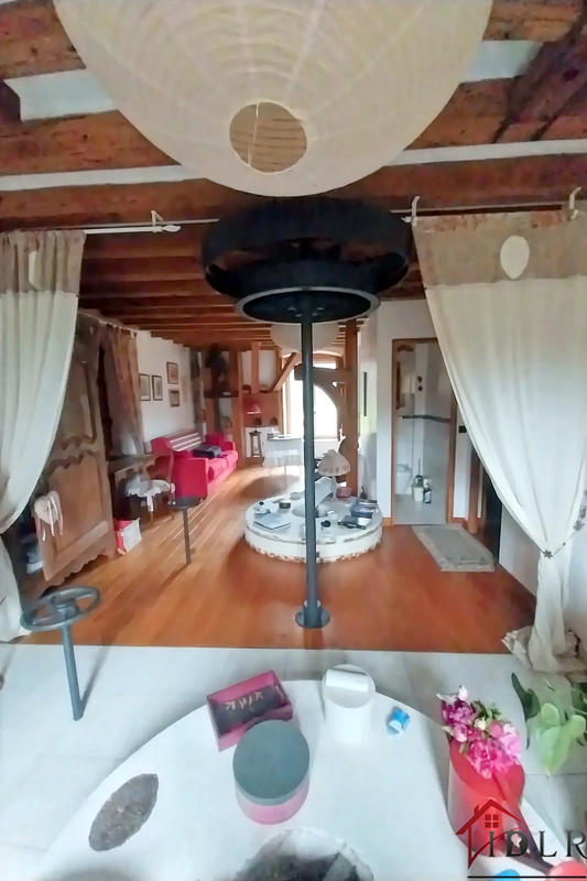 Maison - 300 m² - 7 pièces