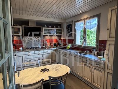 Maison - 203 m² - 7 pièces