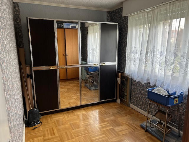 Maison - 93 m² - 7 pièces