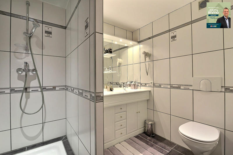 Maison - 232 m² - 7 pièces