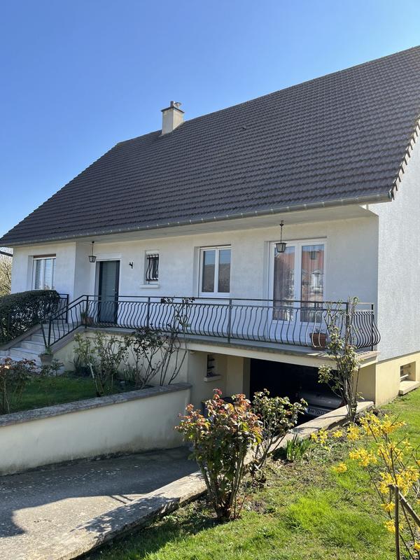 Maison traditionnelle - 149 m² - 6 pièces