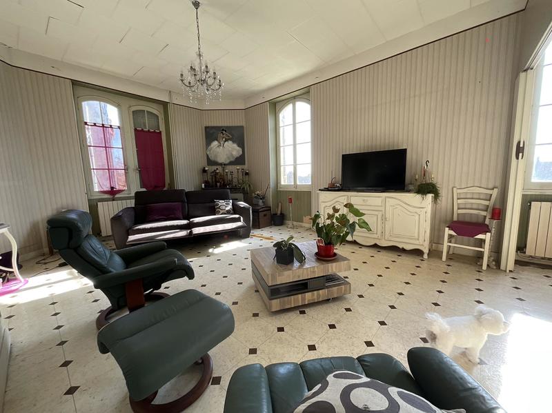 Maison - 210 m² - 6 pièces