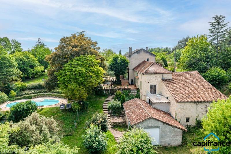 Maison - 190 m² - 9 pièces