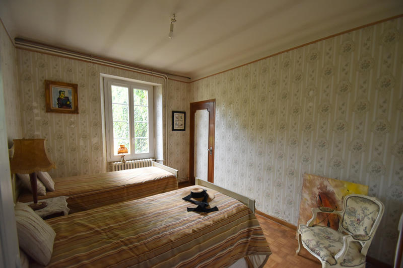 Maison - 300 m² - 8 pièces