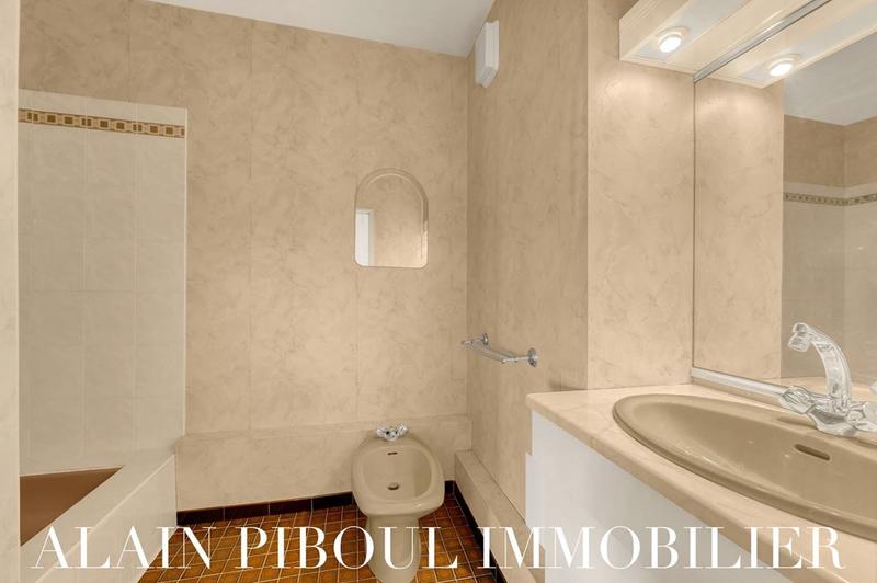 Appartement - 94 m² - 5 pièces