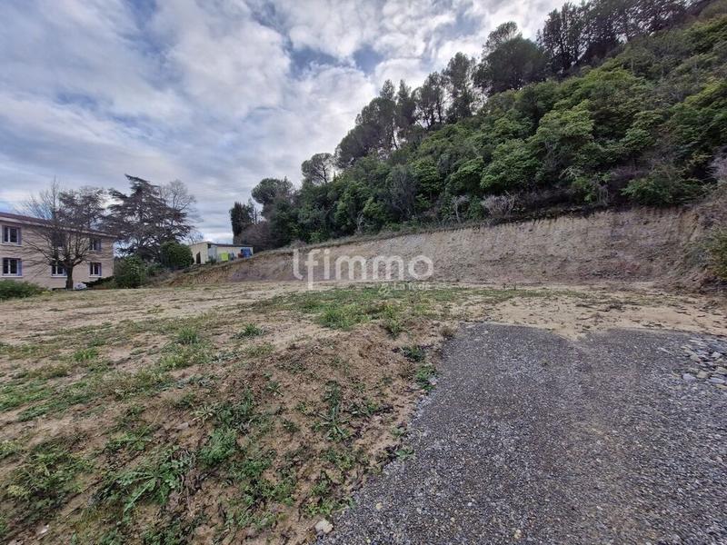 Terrain - 1 078 m²