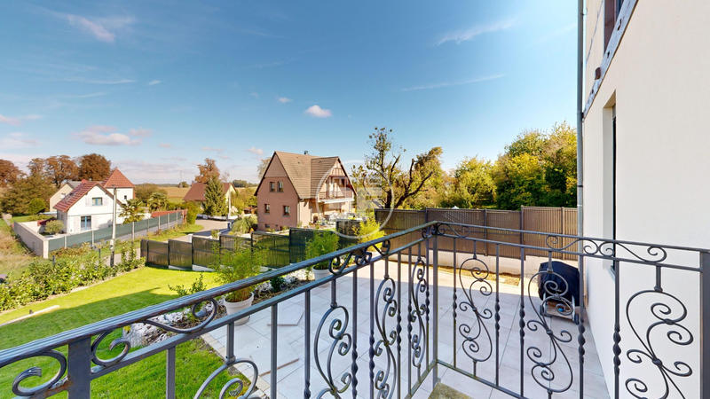 Maison - 239 m² - 6 pièces