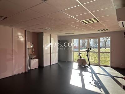 Local d'activité / Entrepôt - 105 m²