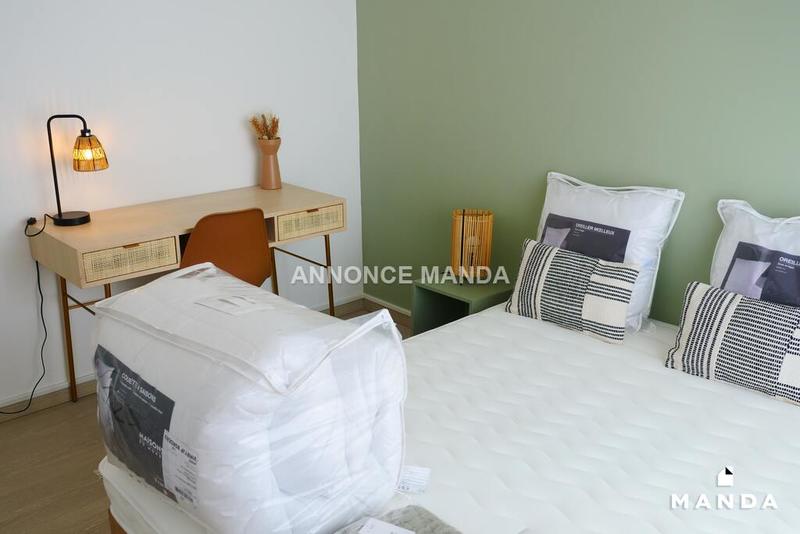 Chambre - 11 m² - 4 pièces