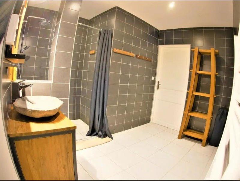 Local commercial - 93 m² - 4 pièces