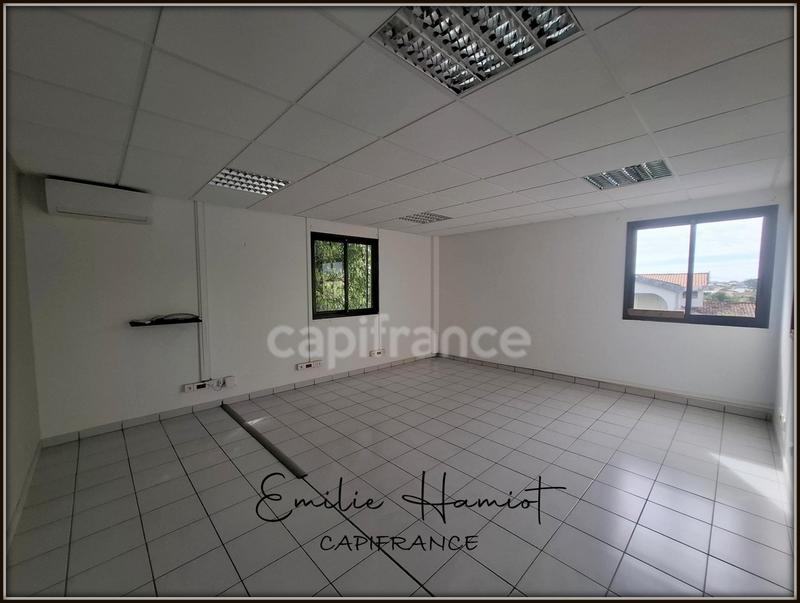 Bureau - 116 m² - 7 pièces