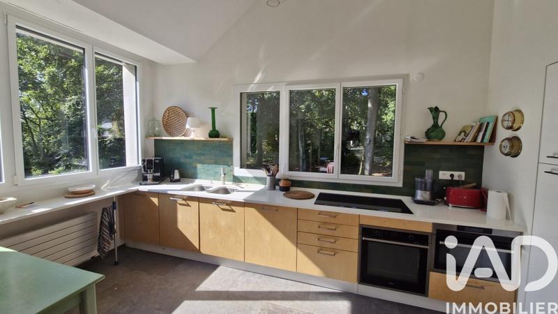 Maison - 250 m² - 9 pièces