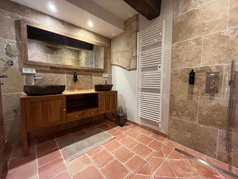 Maison - 600 m² - 17 pièces