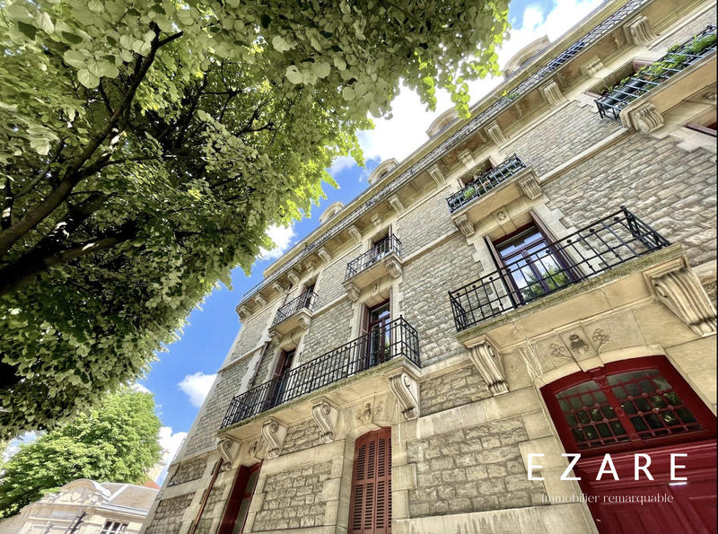 Appartement - 149 m² - 6 pièces