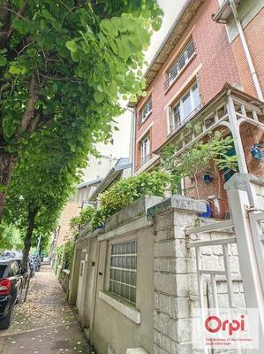 Maison - 198 m² - 6 pièces