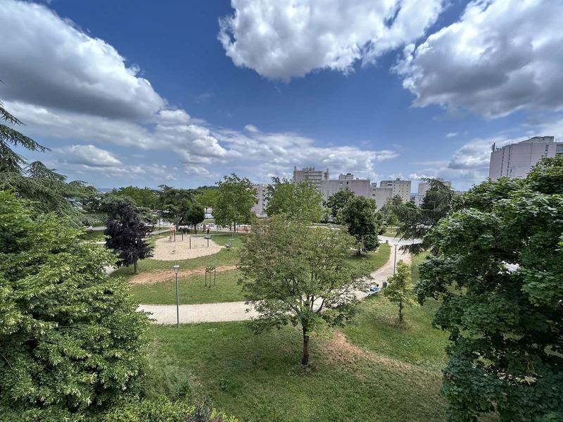 Appartement - 75 m² - 4 pièces