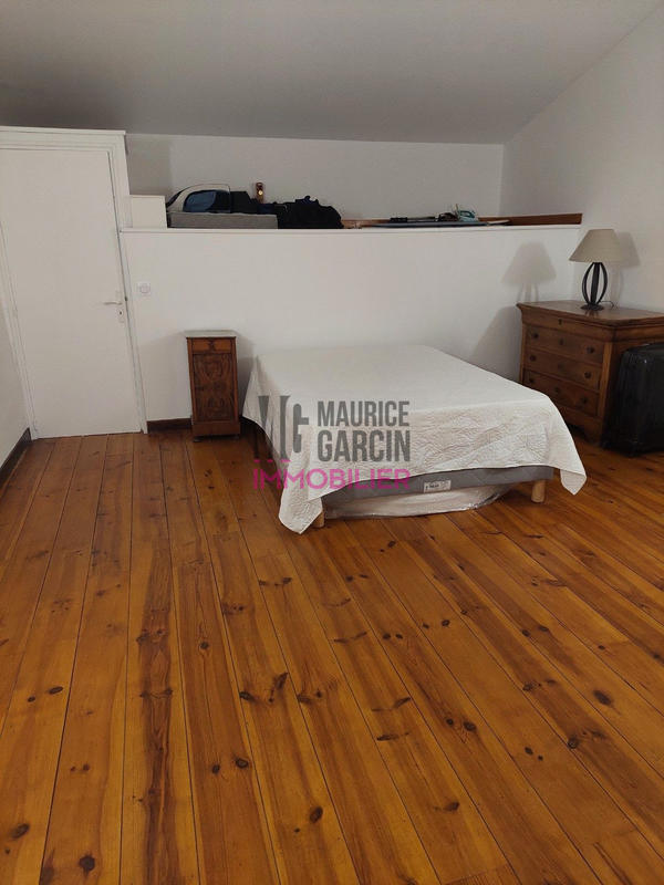 Maison - 280 m² - 10 pièces