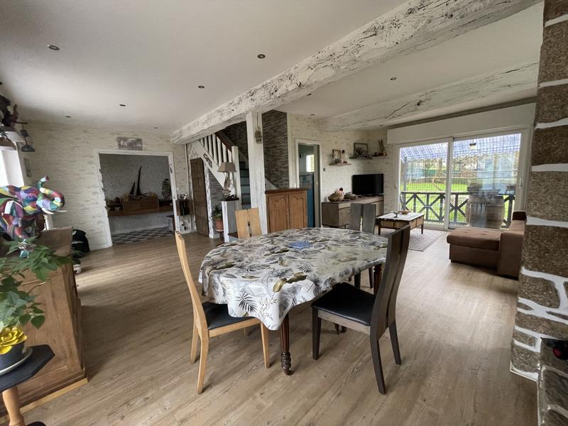 Maison - 163 m² - 7 pièces