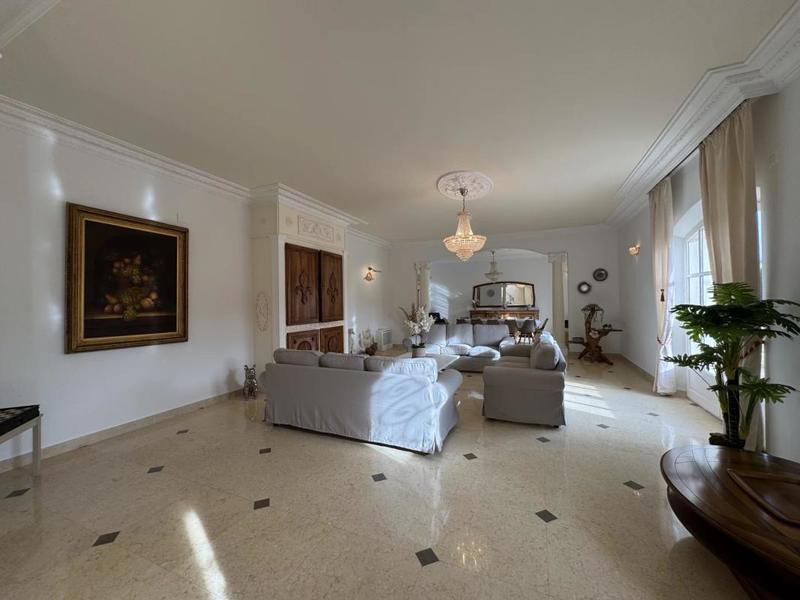 Villa - 420 m² - 11 pièces