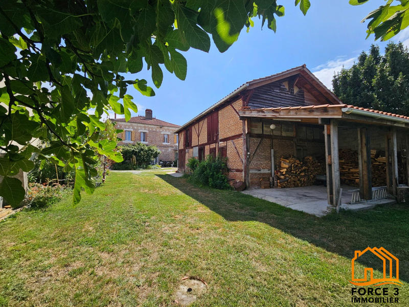 Maison - 250 m² - 11 pièces