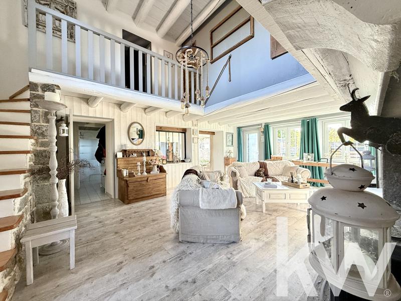 Maison - 205 m² - 10 pièces