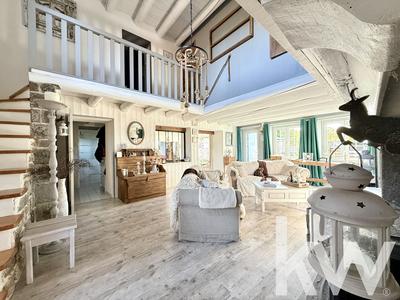 Maison - 205 m² - 10 pièces