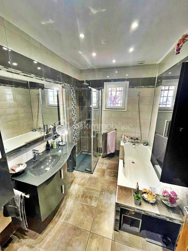 Maison - 112 m² - 5 pièces