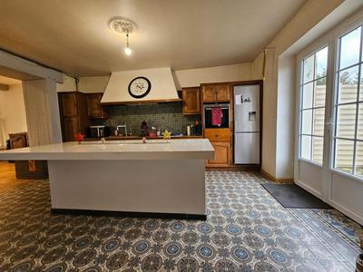 Maison - 185 m² - 6 pièces