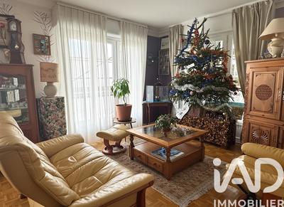 Appartement - 97 m² - 5 pièces