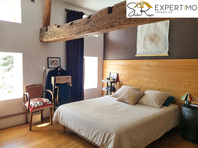 Maison - 230 m² - 6 pièces